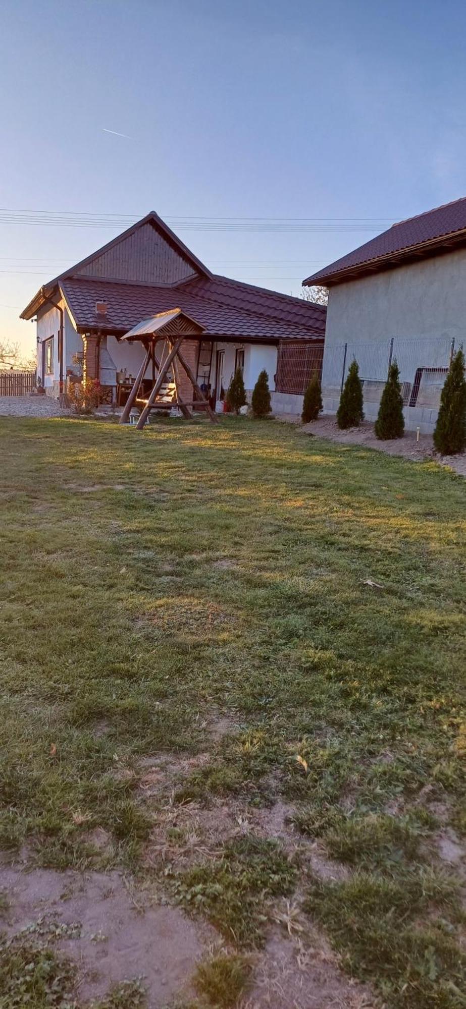 Casuta Din Deal Vaideeni Esterno foto